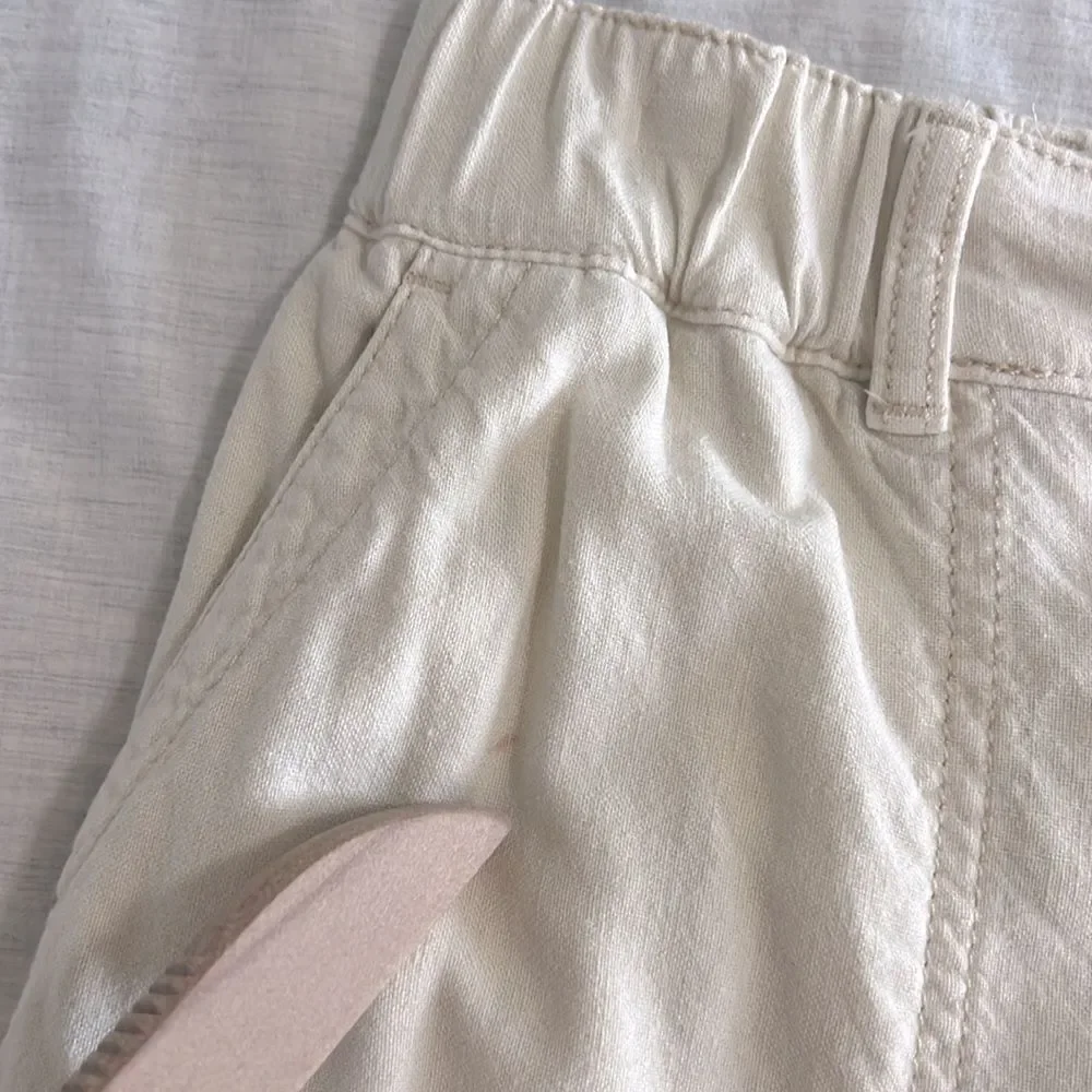 Pilcro Wide-Leg Cargo Pants in Off-White/Cream